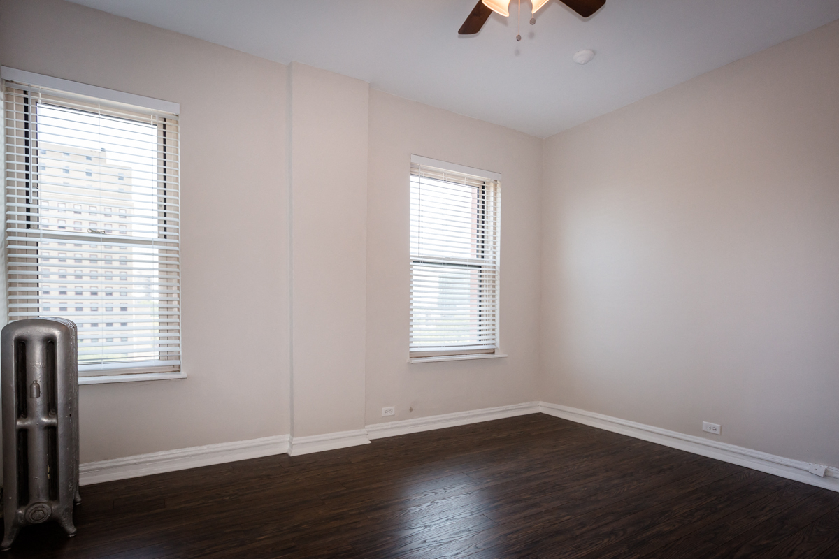 uchicago university of chicago roommate matching renovated bedroom hardwood floors hyde park chicago apartment